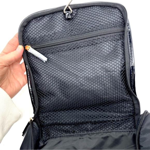 Victoria’s Secret travel bag - Picture 5 of 5